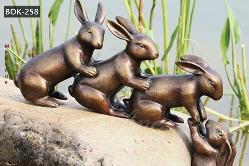 Bronze-helping-hands-rabbit-sculpture-wholesaling