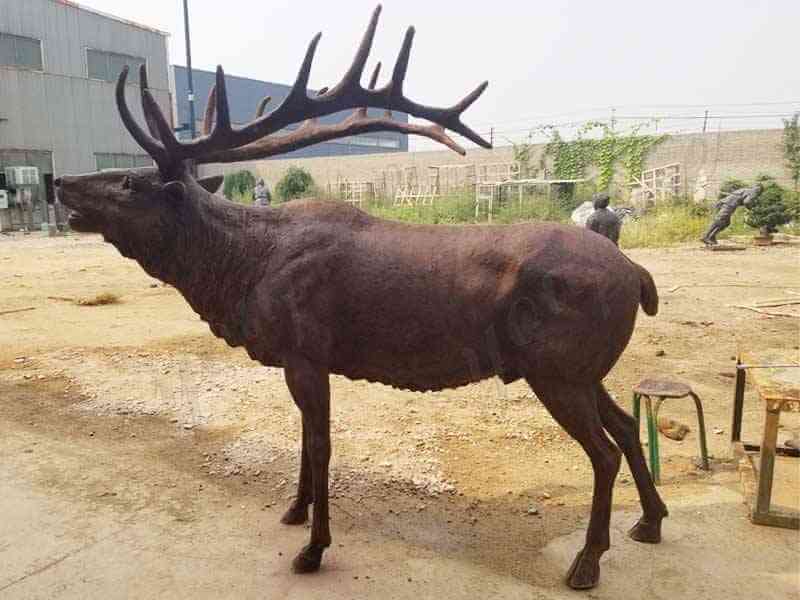 Life-size-Garden-decorative-animal-statue-bronze-elk-deer-sculpture-for-sale