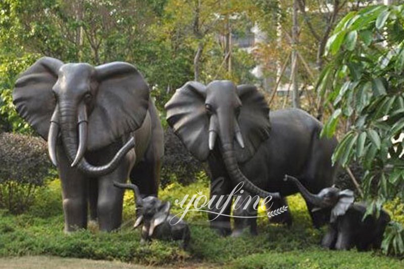 Life size baby elephant statue and large elephant animal sculpture for garden decor