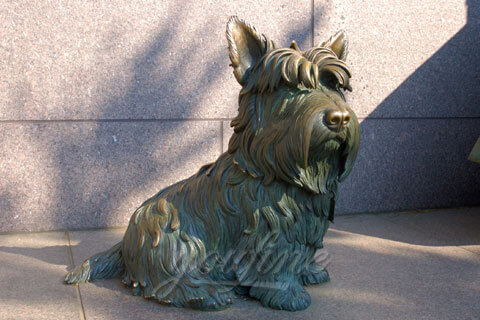 Modern life size dog sculptures for outdoor decor for sale