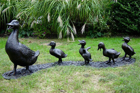 Life size metal bronze animal bird duck swan statue sculpture for park