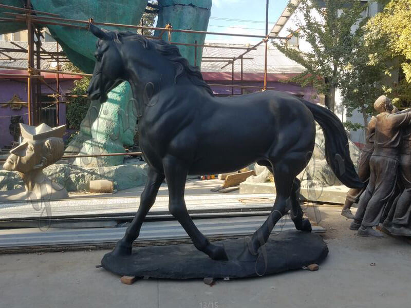 large black horse statue for outdoor