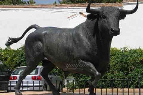 BOKK-61 Large bronze charging bull sculpture outside for sale