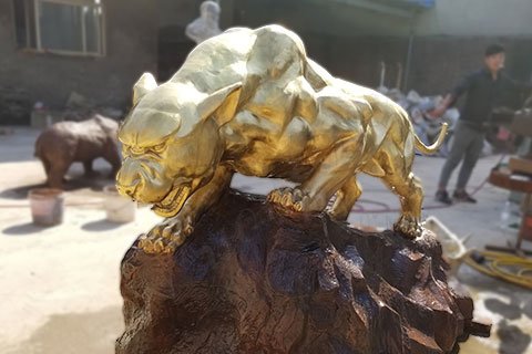 Outdoor Mascot Statues Life Size Bronze Leopard Panther Sculpture School Mascot for Sale BOKK-677