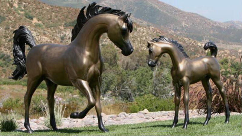 Bronze Mare and Foal Horse Sculpture Garden Animal Decoration Details