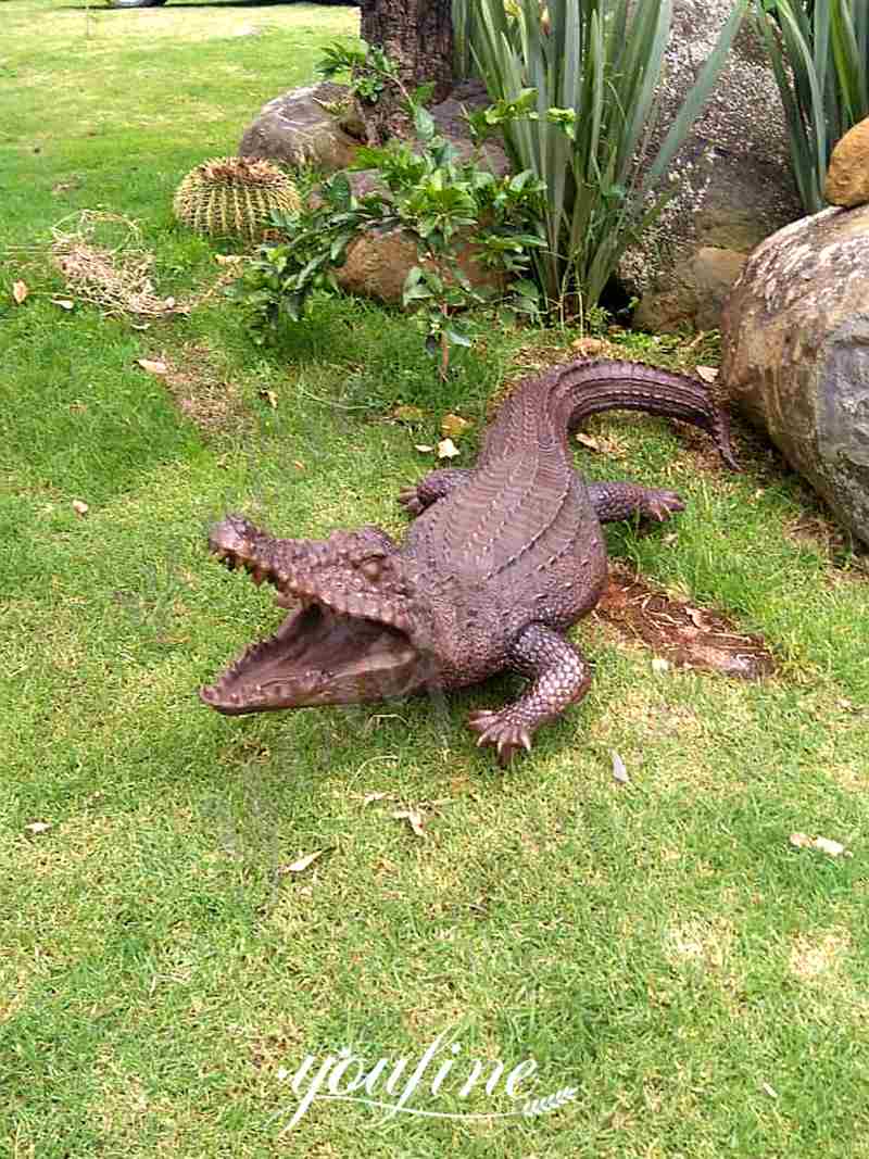 YouFine Bronze Animals Sculptures, Bronze Deer, Bear, and Crocodile Details