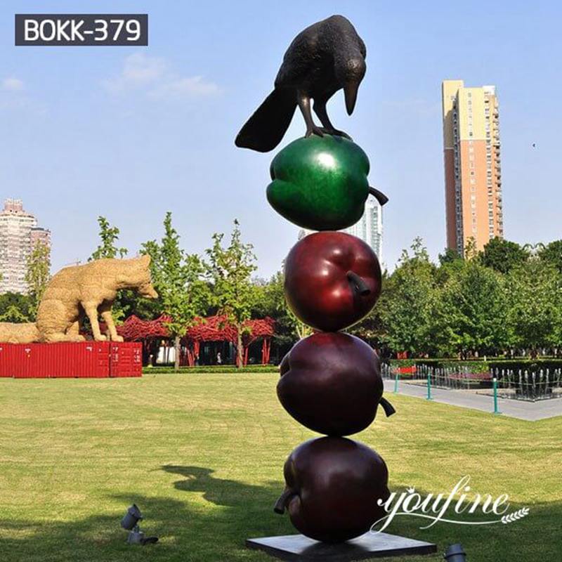 Fine Cast Bronze Crow Sculpture Standing on the Apple Sculpture for Sale BOKK-379