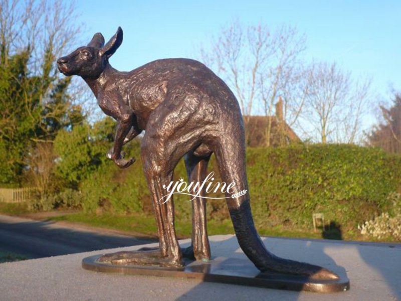 bronze kangaroo sculpture-01-YouFine Sculpture