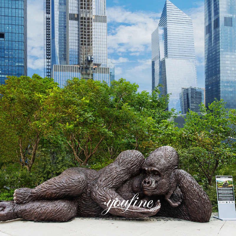 gorilla-YouFine statue