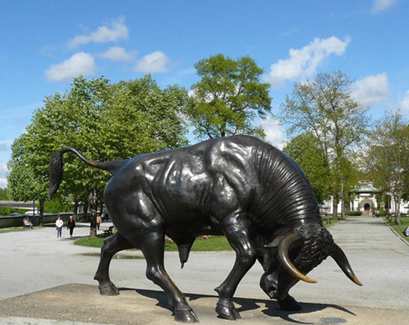 bronze bull sculpture8