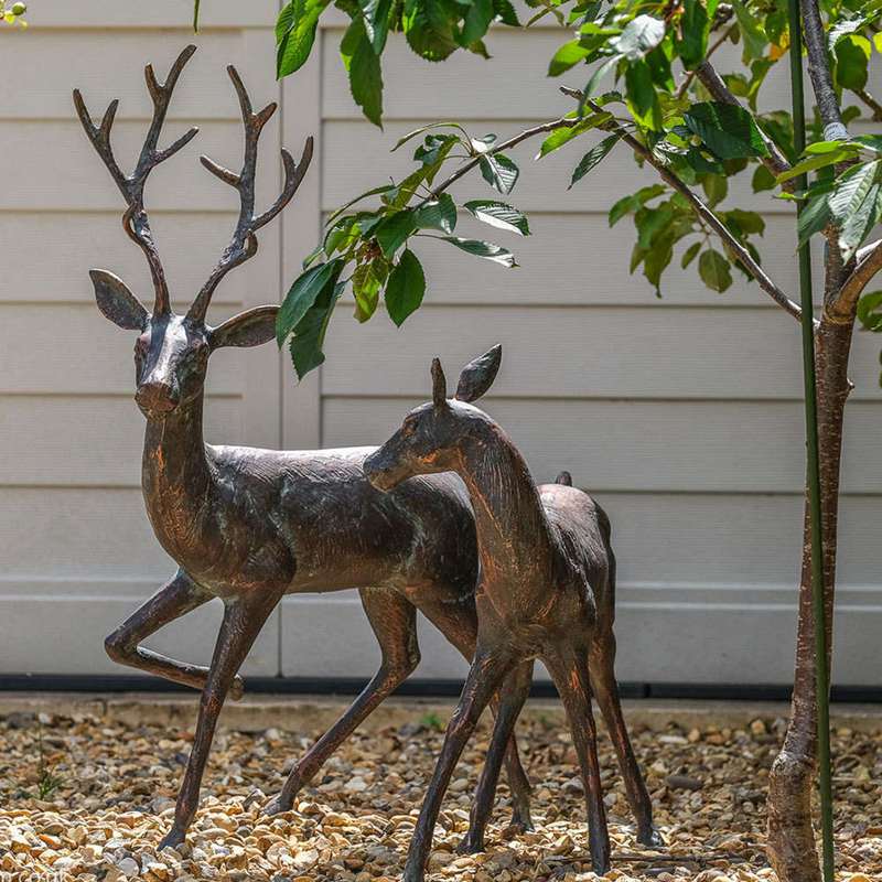 bronze deer1