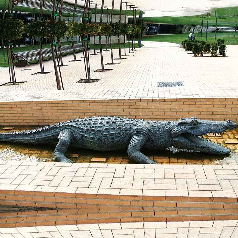 Crocodile sculpture (3)