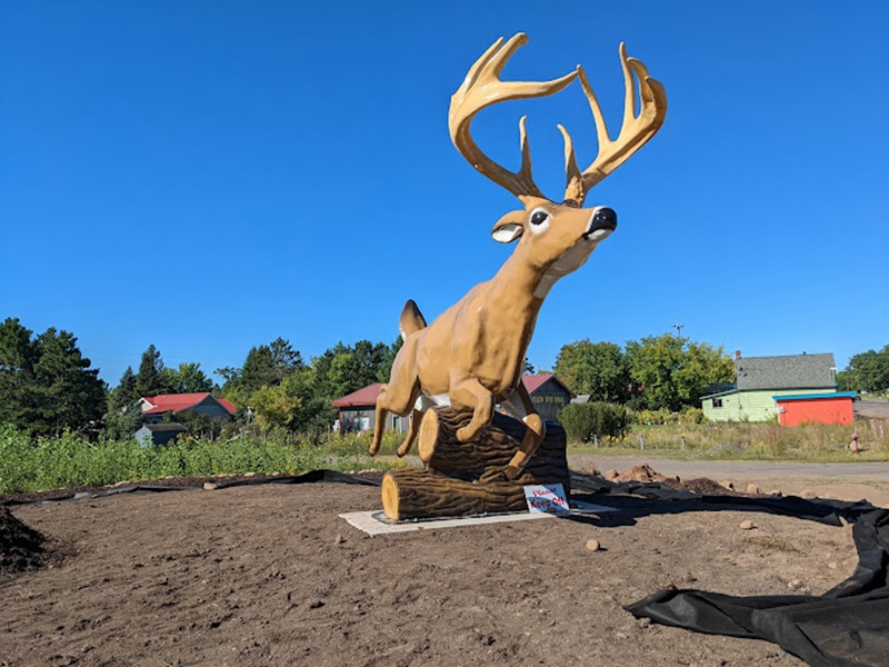 bronze deer sculpture for lawn (2)