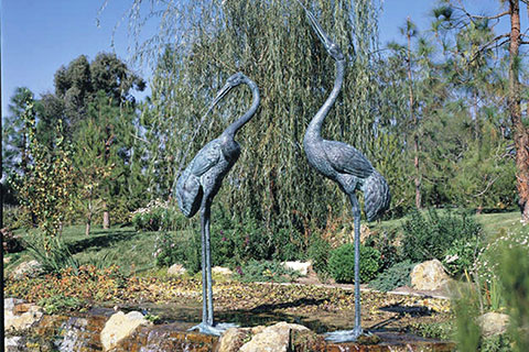 bronze-crane-sculpture