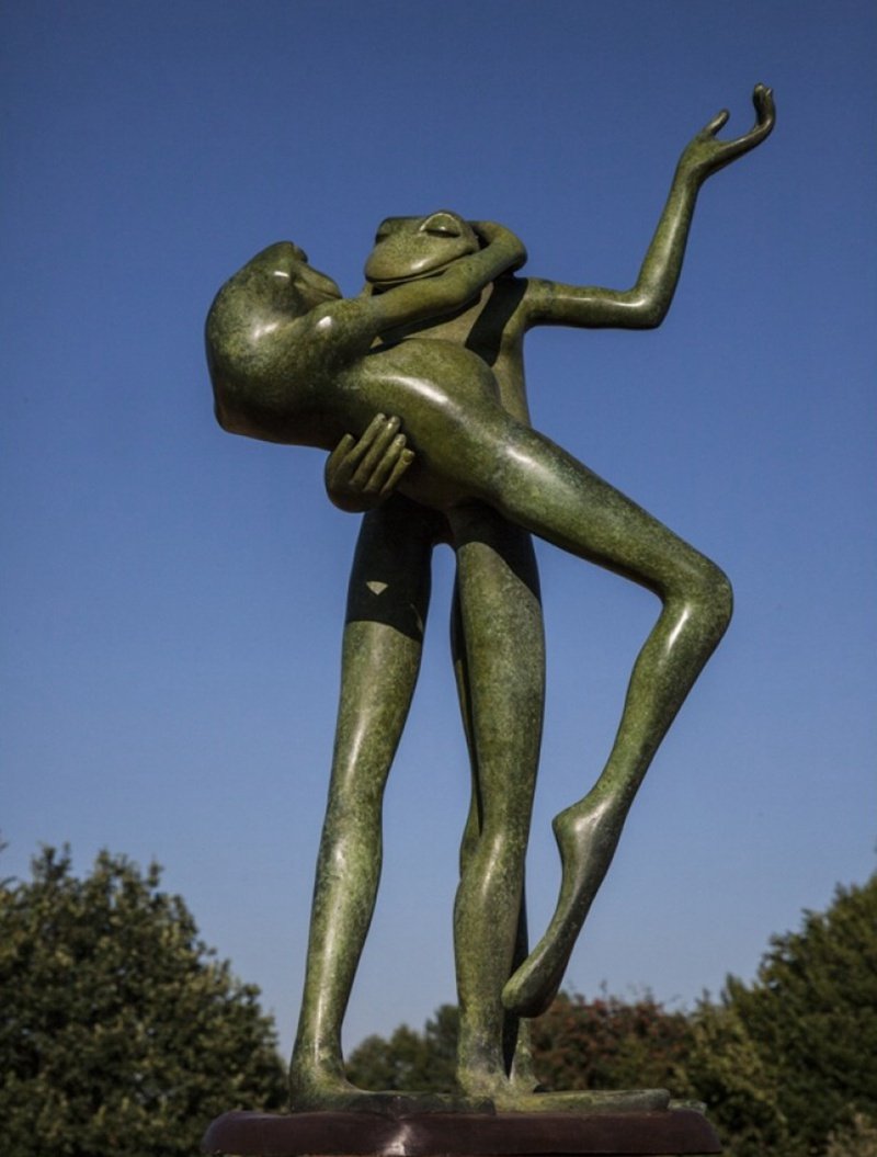bronze frog statue (3)