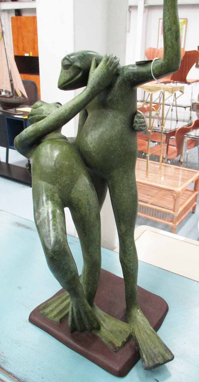bronze frog statue (7)