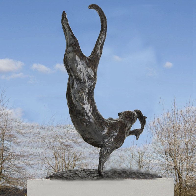 bronze otter statue (3)