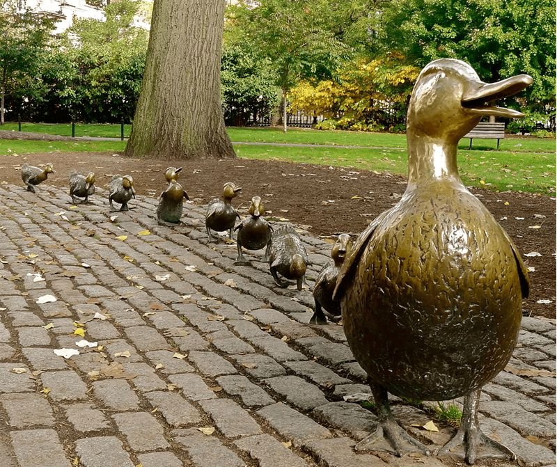 bronze duck statue (4)