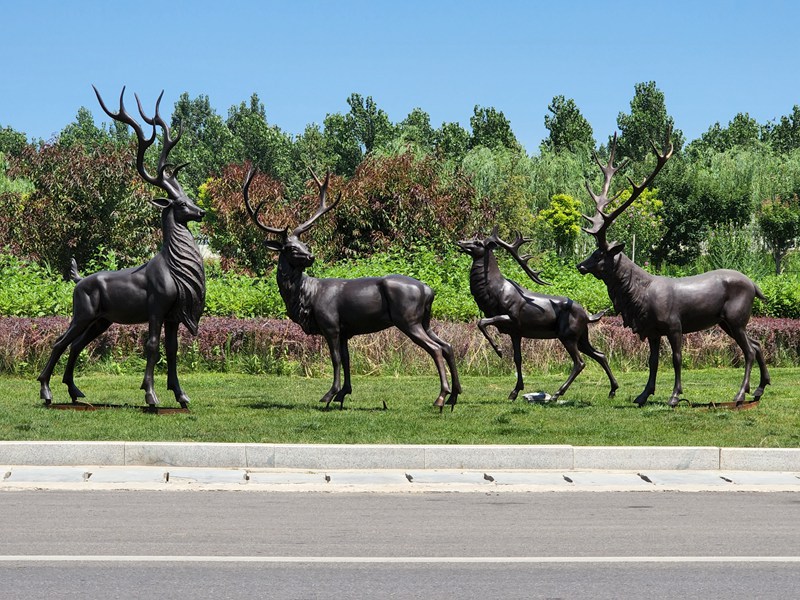 bronze deer family statues (1)